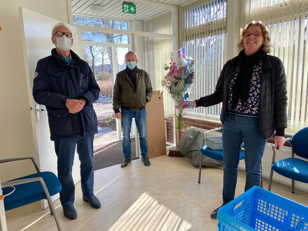 Het oude onderkomen van het Rode Kruis gebouw staat te koop.